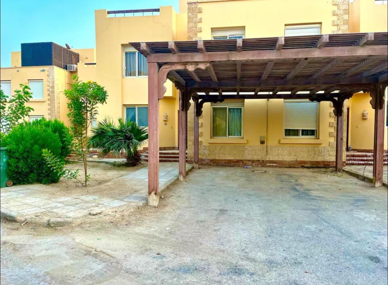 A Sea View Spacious Cheering 5 Bedroom Villa Ain Sokhna "Ain Bay" فيلا كاملة للإيجار قرية العين باي Ain Sukhna Exterior foto